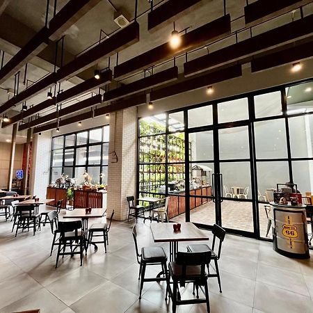 Hotel Fortunagrande Jember Luaran gambar