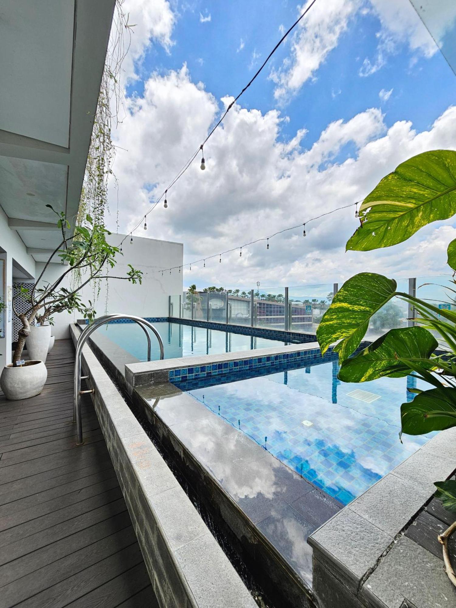 Hotel Fortunagrande Jember Luaran gambar