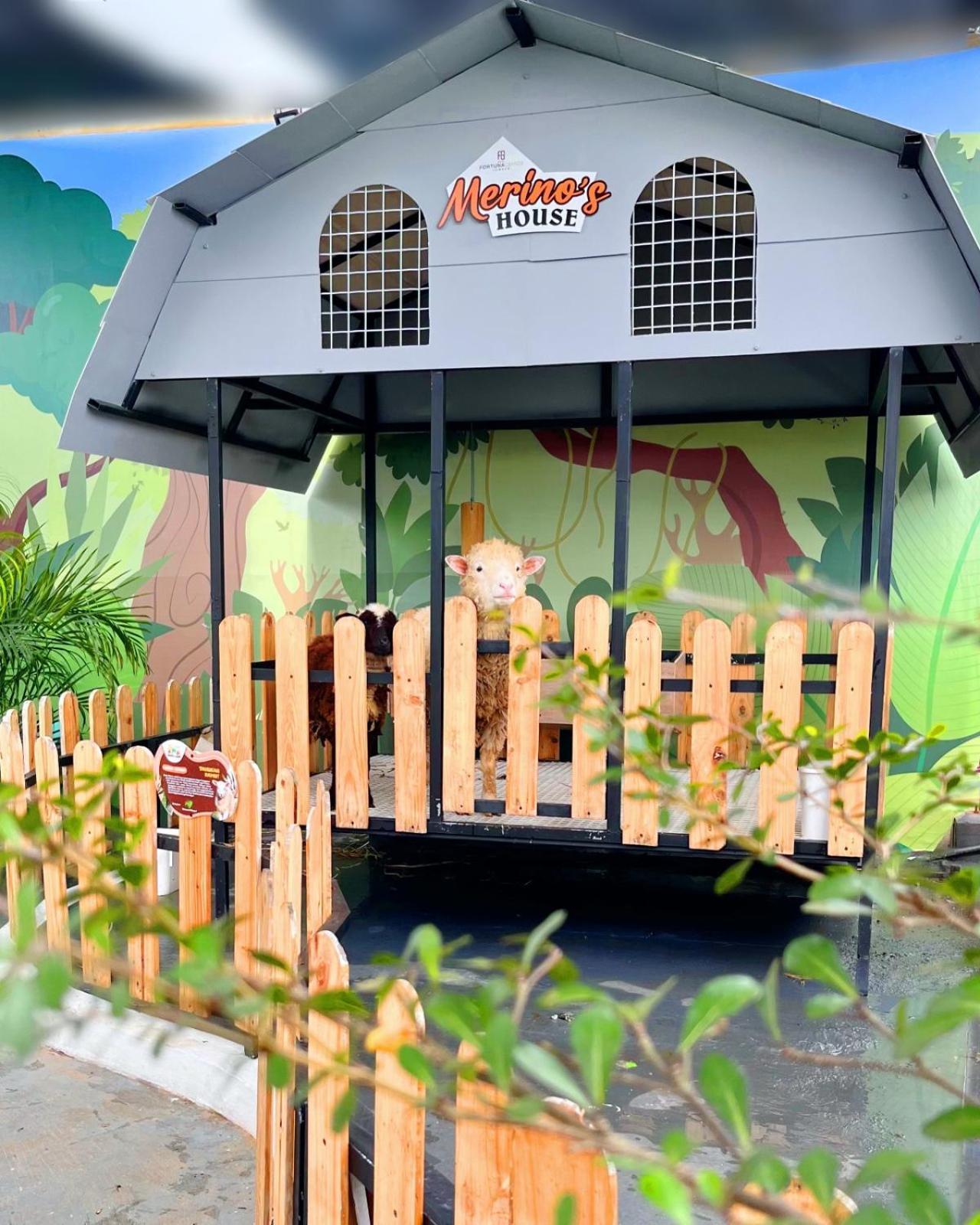 Hotel Fortunagrande Jember Luaran gambar